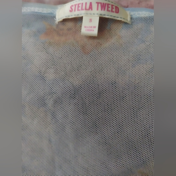 Small Renaissance Angel top - Picture 6 of 7